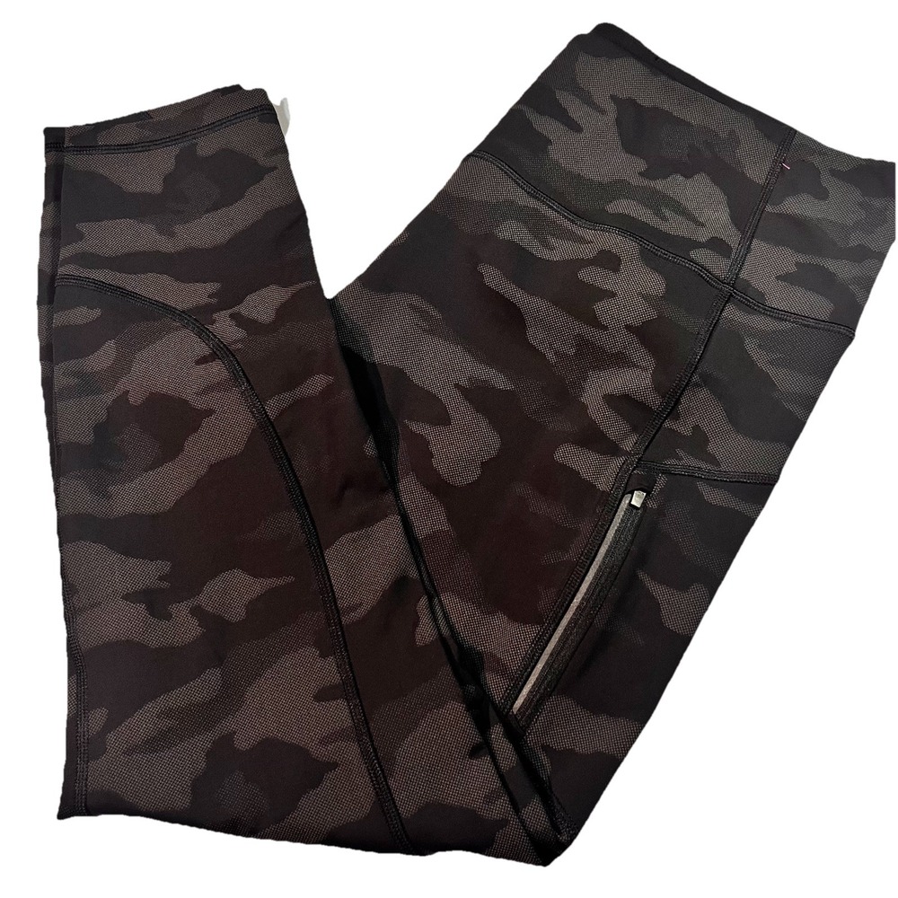 Athlete Women's Black Camo Leggings Size 2X‎ EUC Zipper Pockets